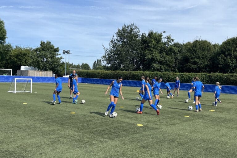 residential-soccer-camp-training-768x512